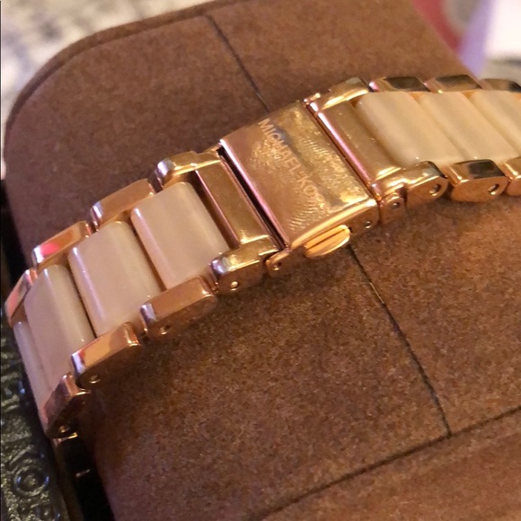 Michael Kors Rose Gold Mk5986 Watch 